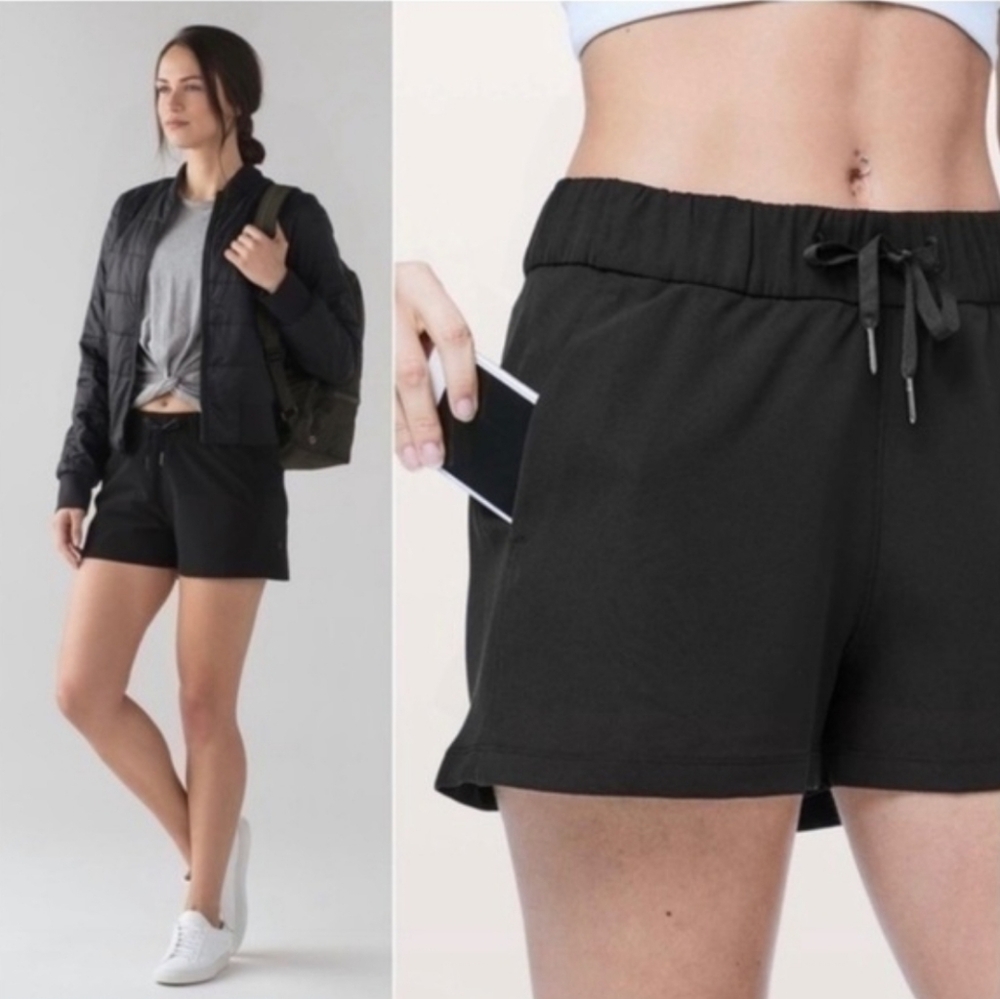 Lululemon On The Fly Woven 2.5" Shorts with Pockets - Black - SZ 8